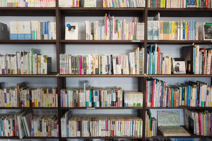 Indonesia Pemilik Perpustakaan Sekaligus Pengoleksi Buku Terbanyak Kedua Dunia